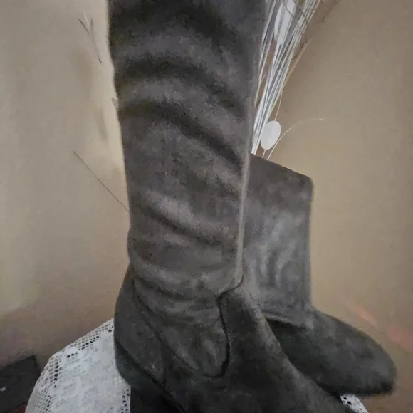 ❤️❣️Womens Over-the-Knee Gray Suede Boots - Size 10 - NWOT❣️💕 - Picture 4 of 6